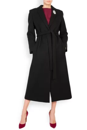 Acob a Porter Manteau en laine accessoirisé