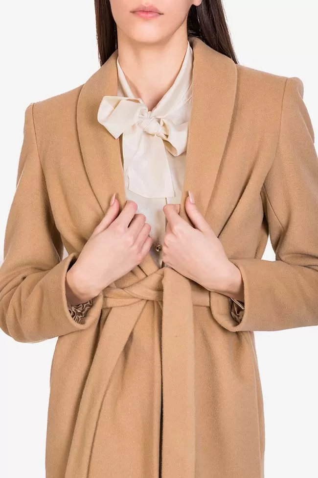 Acob a Porter Manteau en laine avec cordon