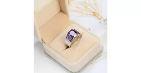 Bague en argent avec pierres violettes pour femme