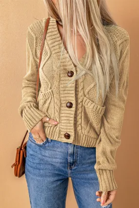 Cardigan texturé beige avec poches avant et boutons