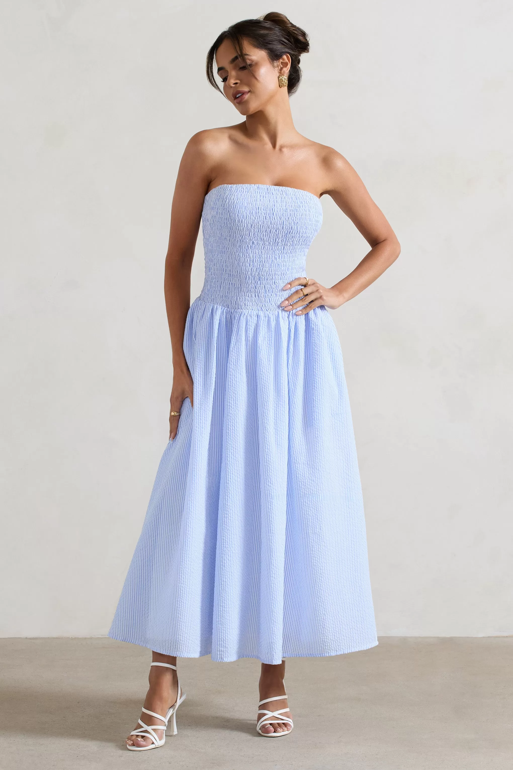 Coastal | Robe mi-longue skater bandeau à rayures bleues et froncée