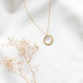 Collier médaillon nacre Maison Suzanne - Le petit Souk