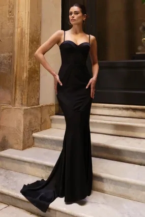 Custom | Robe longue noire en satin avec corset et queue de poisson