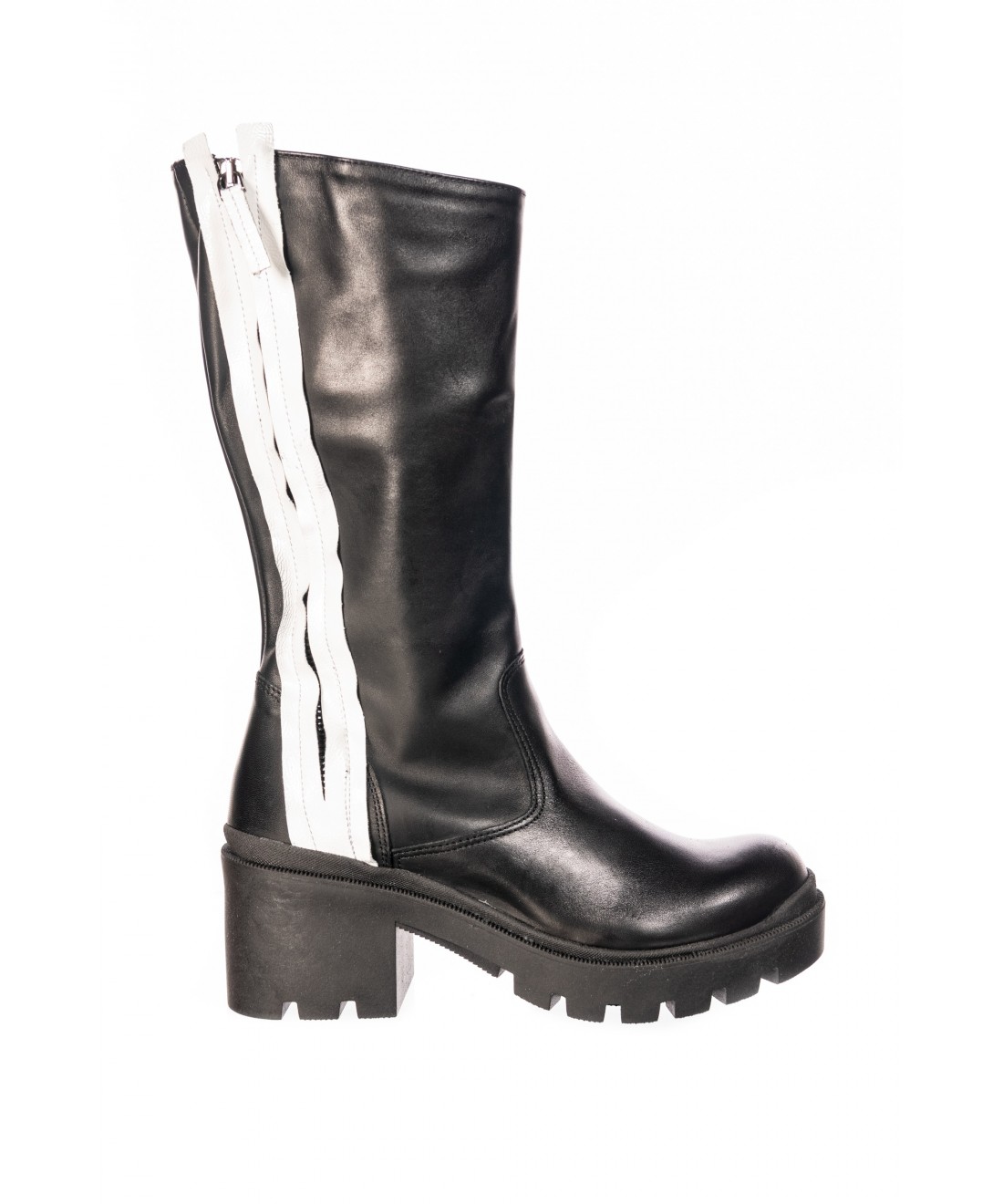 Donnez la touche de blanc à votre style rock en bikers OSMOSE Shoes