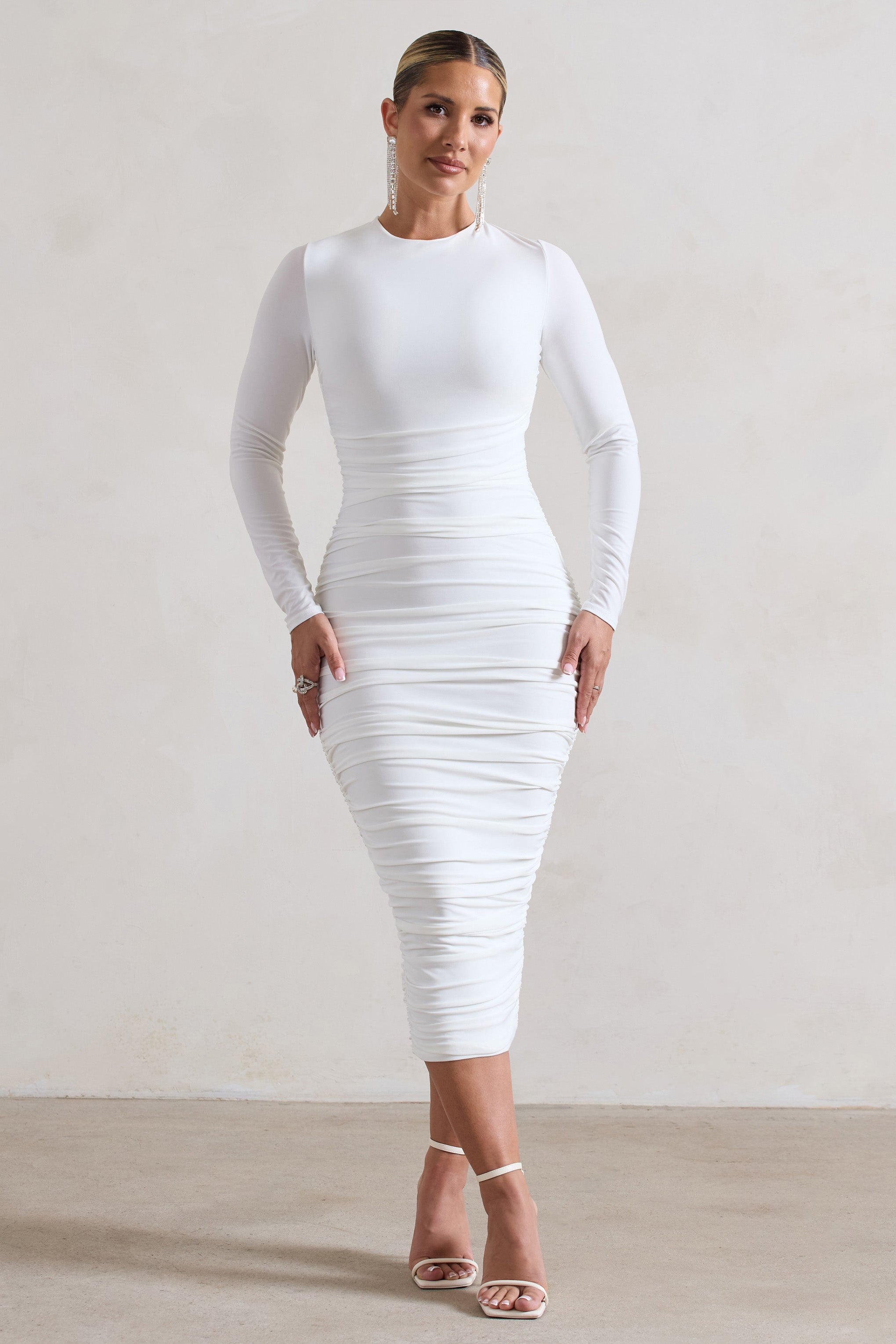Emilie | Robe mi-longue blanche froncée à manches longues