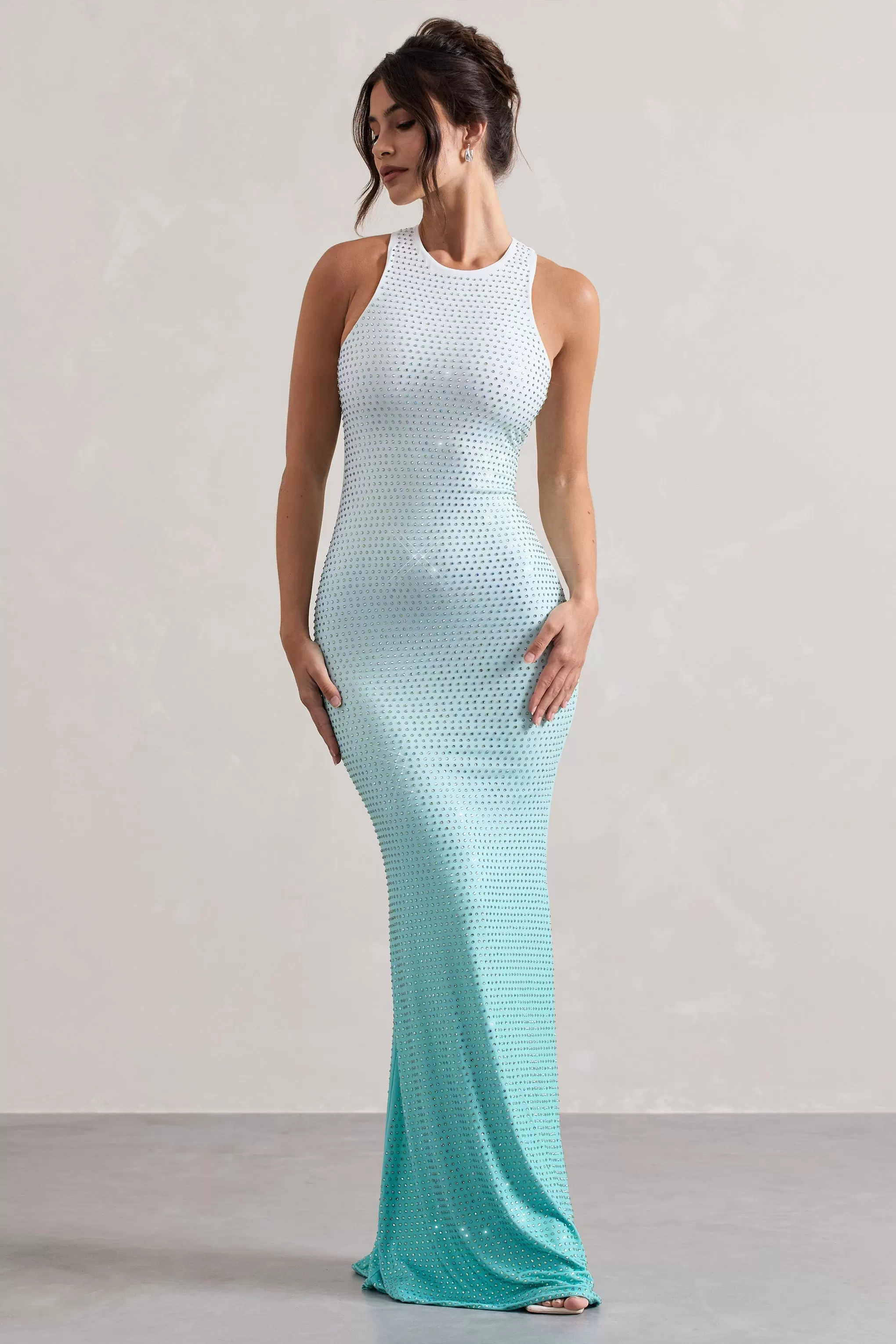Escala | Robe longue ombrée vert menthe à strass et encolure arrondie