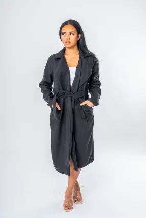 Manteau long col classique ceinturé noir