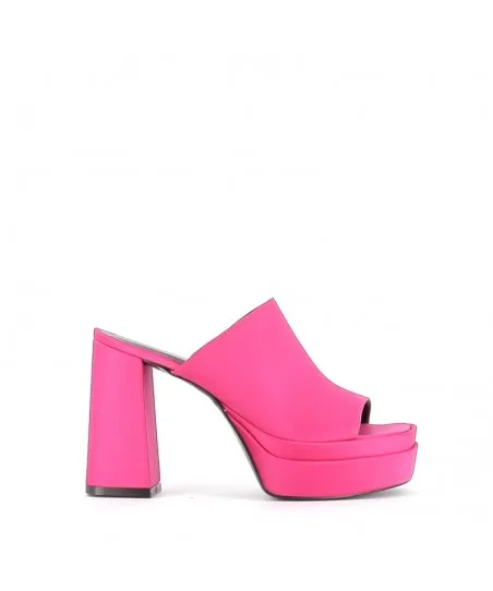 MULE A PLATEAU IBIZA SATIN FUXIA