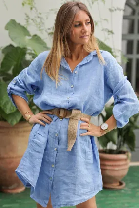 Robe chemise bleu ciel en lin avec poches sur les cotés boutons nacrés
