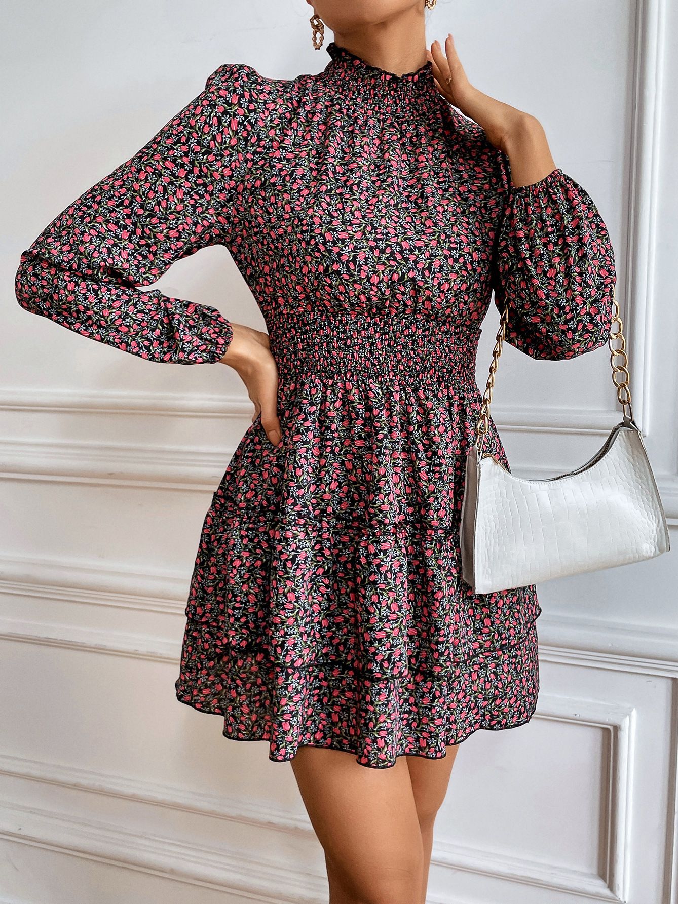 Robe courte à manches longues à imprimé floral | Tendance Fleurie