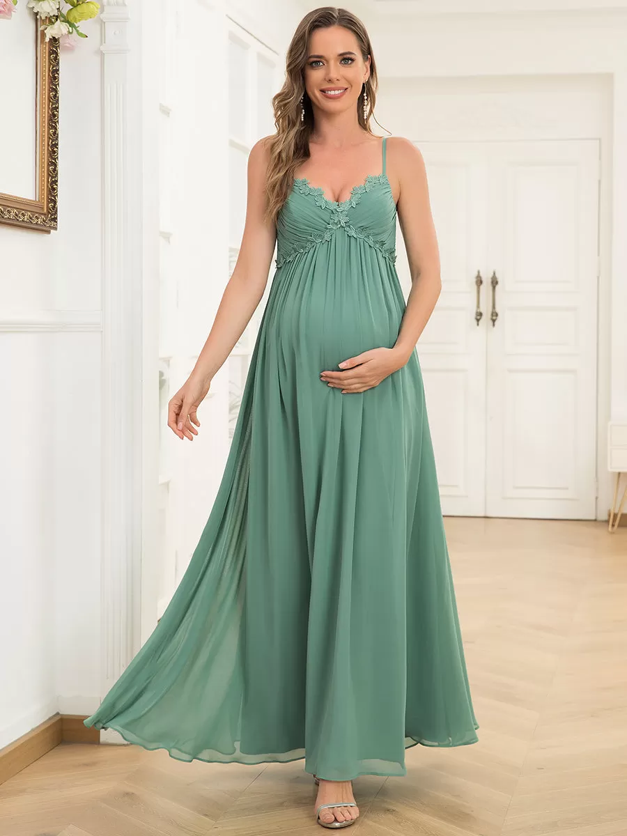 Robe de maternité plissée en mousseline de soie à bretelles fines et encolure en V