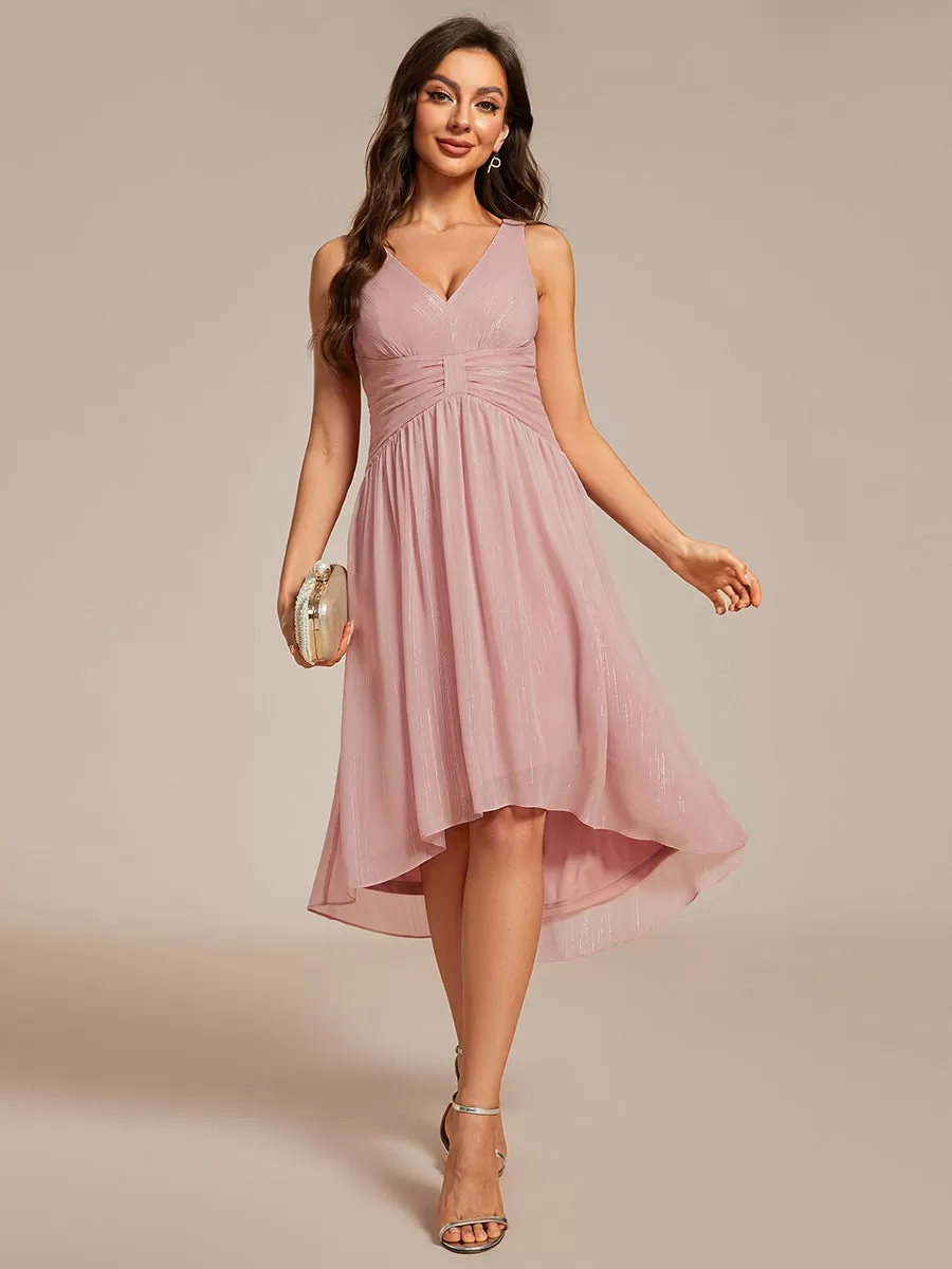 Robe d'invité de mariage plissée sans manches à taille haute et basse à paillettes