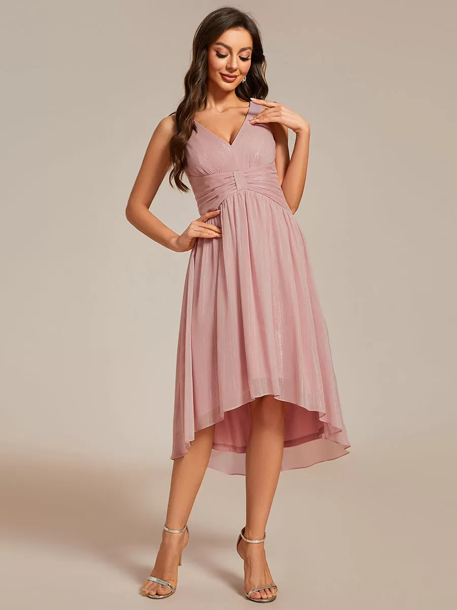 Robe d'invité de mariage plissée sans manches à taille haute et basse à paillettes