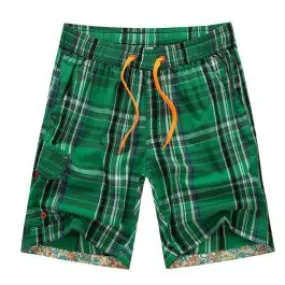 Short de bain avec motif geometrique et grosses lettres