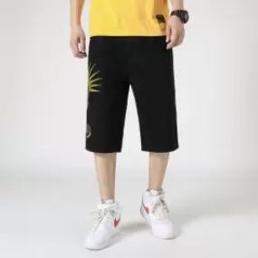 Shorts en jean ample avec broderie spéciale