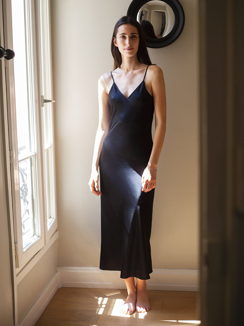 SOIREE Robe de soirée Noire en soie 22 mommes